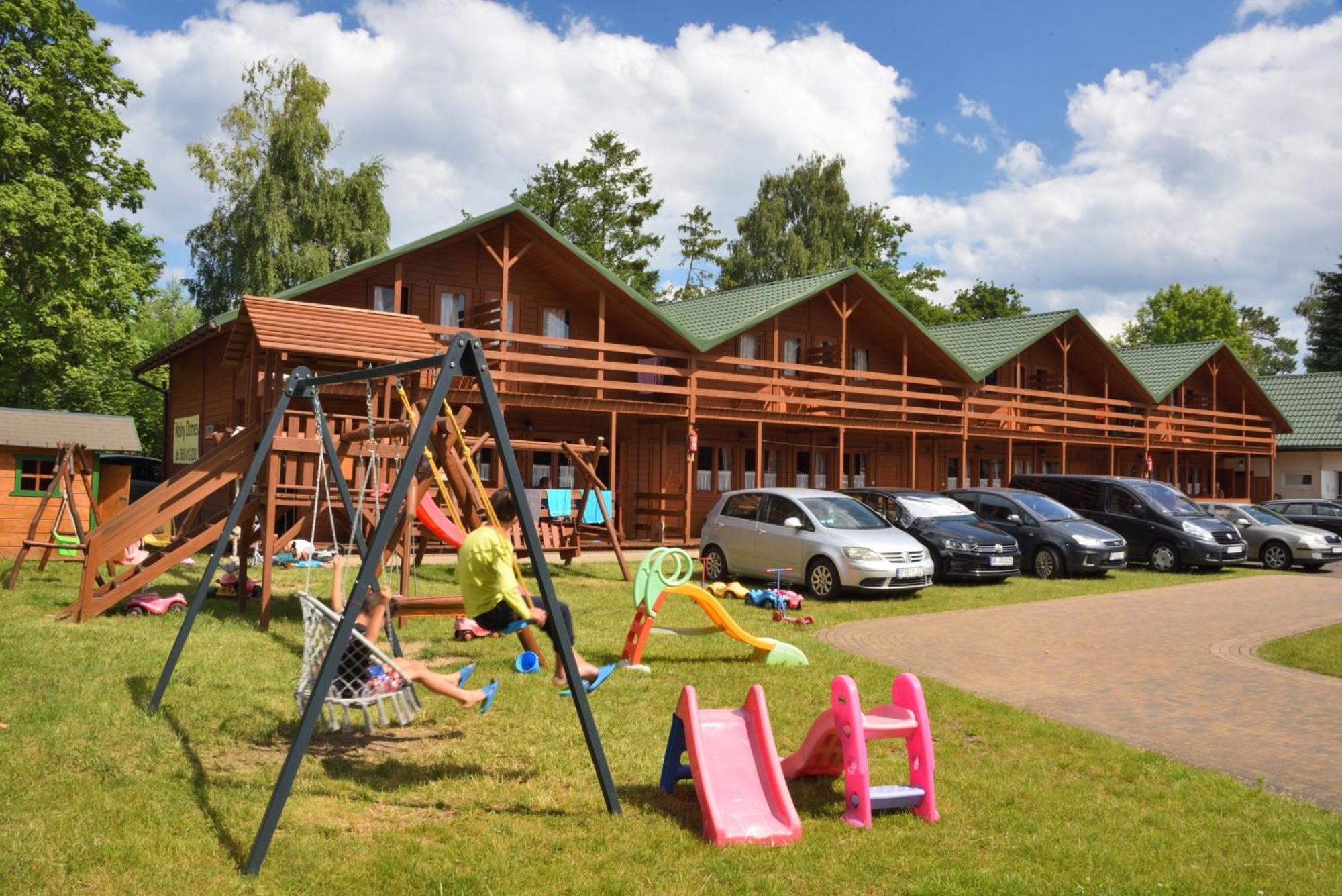 Mlodziezowy Domek Dla Grup Eldorado Mielno Centrum, 200M Od Morza Экстерьер фото