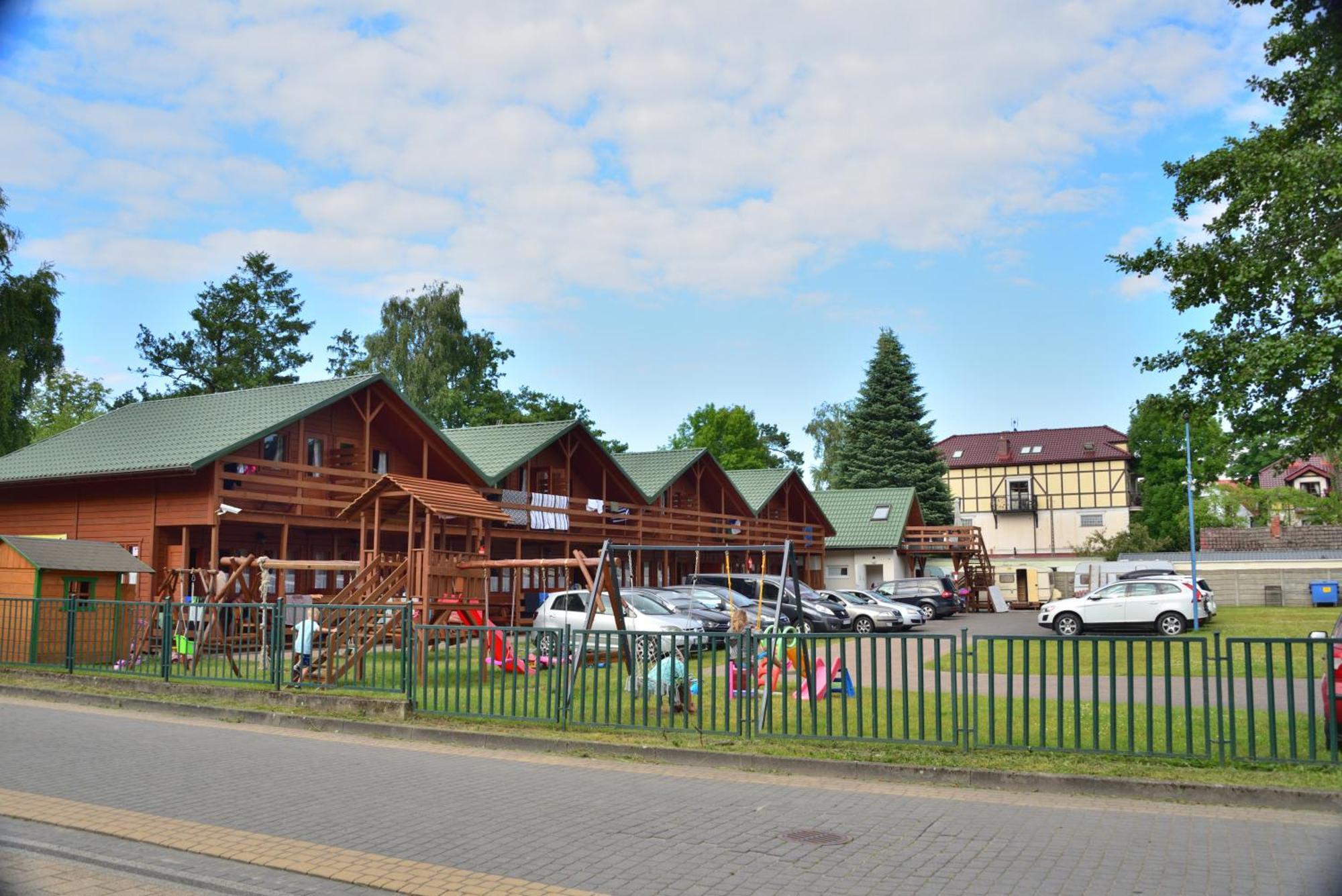 Mlodziezowy Domek Dla Grup Eldorado Mielno Centrum, 200M Od Morza Экстерьер фото